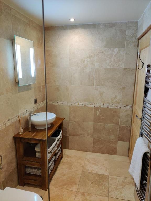 Spacious Ski Chalet In Traditional French Village, Sleeps 8, Four Star With Fibre Broadband Abondance Exterior photo