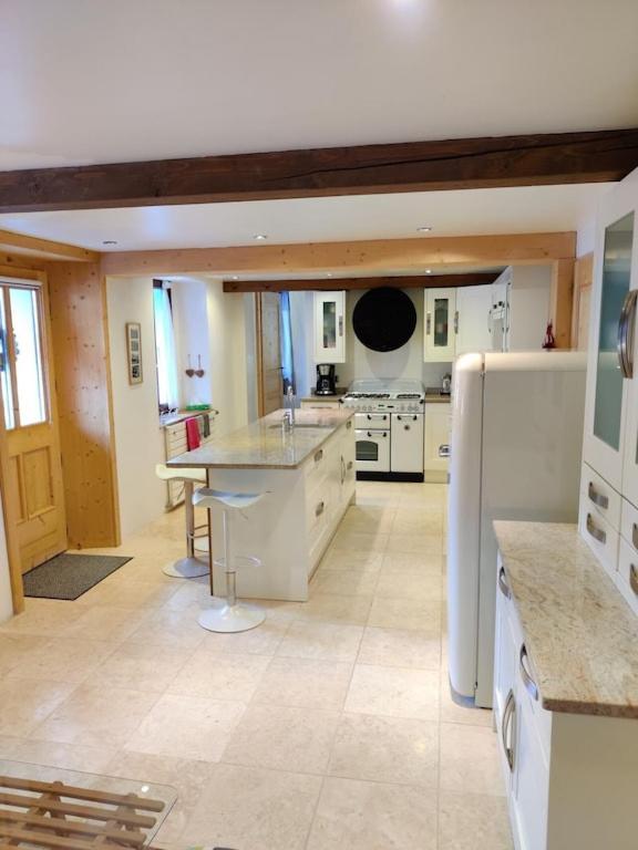 Spacious Ski Chalet In Traditional French Village, Sleeps 8, Four Star With Fibre Broadband Abondance Exterior photo