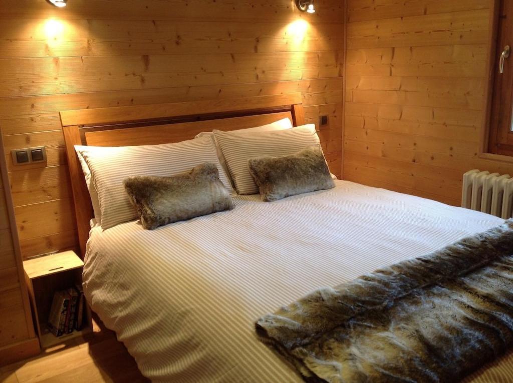 Spacious Ski Chalet In Traditional French Village, Sleeps 8, Four Star With Fibre Broadband Abondance Exterior photo