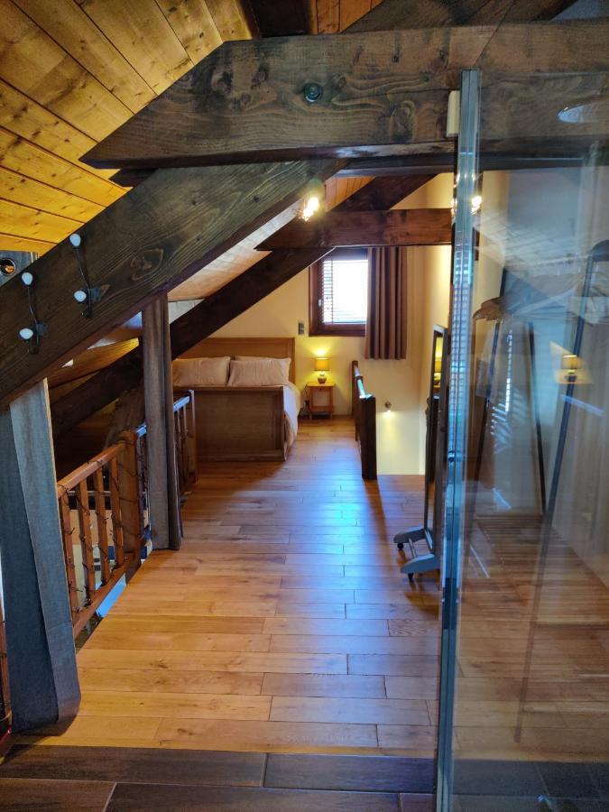 Spacious Ski Chalet In Traditional French Village, Sleeps 8, Four Star With Fibre Broadband Abondance Exterior photo